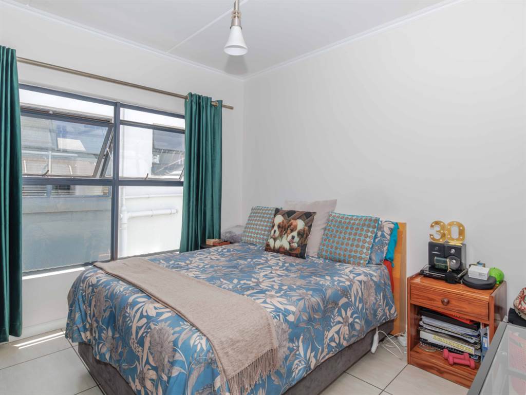 3 Bed Apartment in Greenstone Hill photo number 13