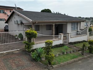 3 Bed Townhouse in Whetstone