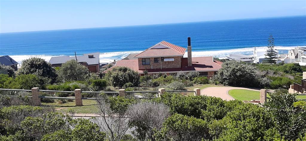 837 m² Land available in Boggomsbaai photo number 1