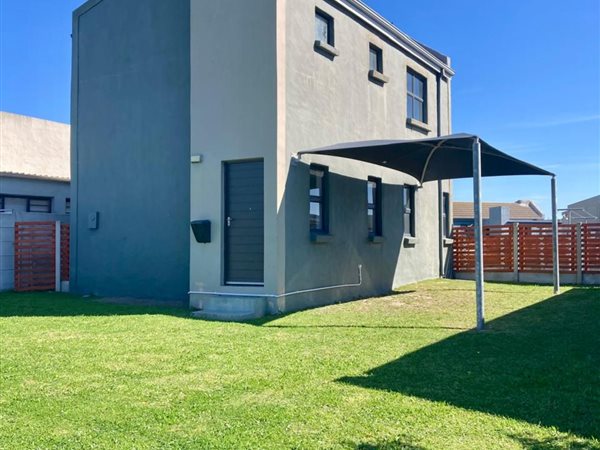 3 Bedroom Townhouse 3 Bedroom Townhouse