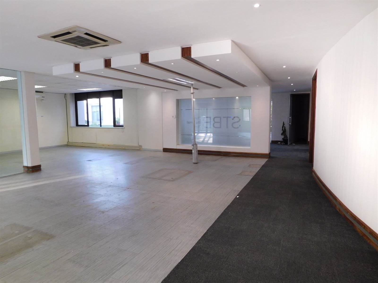 434  m² Office Space in Illovo photo number 7
