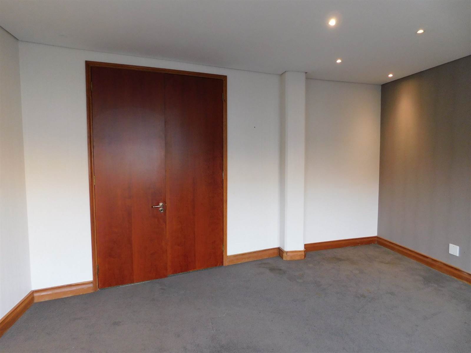 434  m² Office Space in Illovo photo number 12