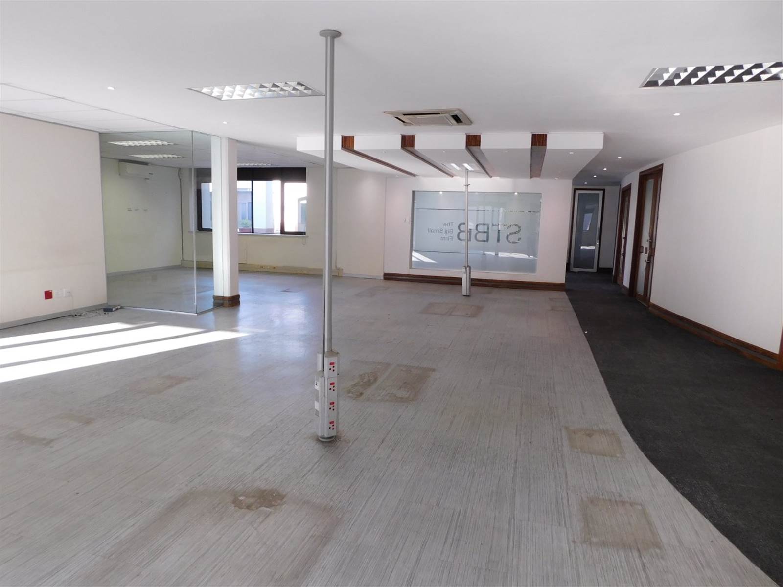 434  m² Office Space in Illovo photo number 6