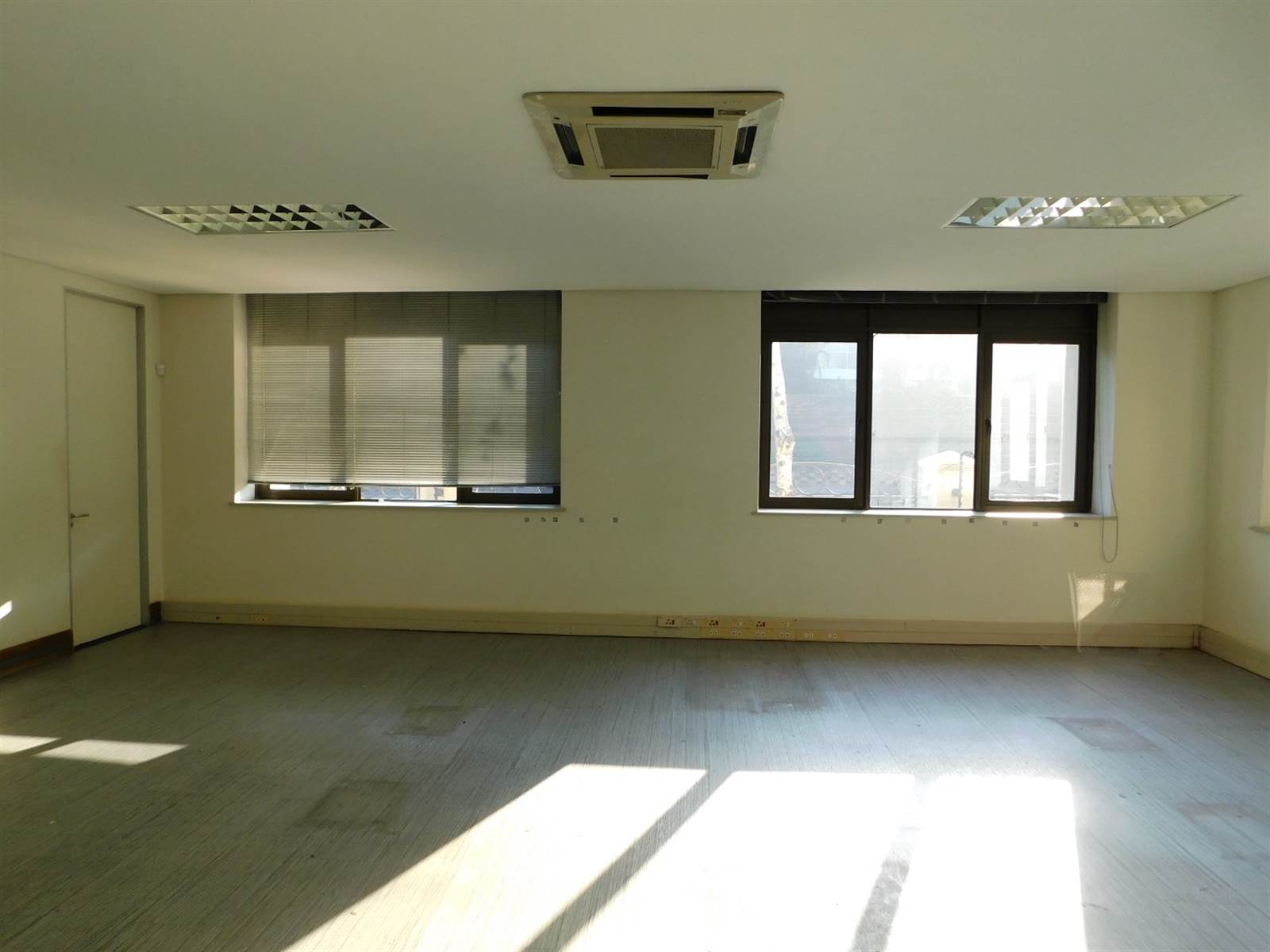 434  m² Office Space in Illovo photo number 17