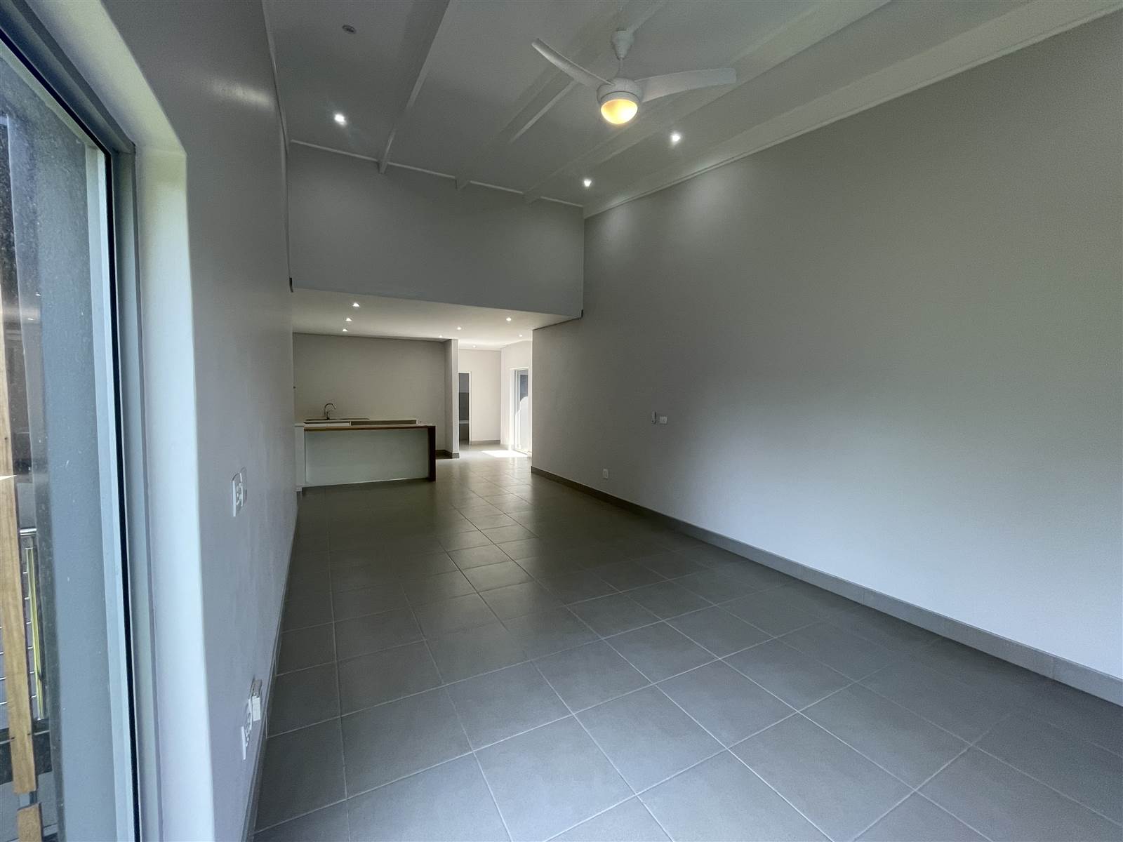 2 Bed Apartment in Simbithi Estate photo number 3