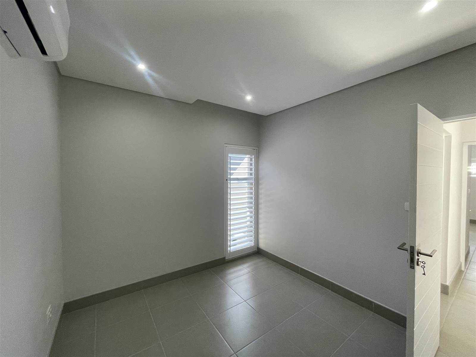 2 Bed Apartment in Simbithi Estate photo number 9
