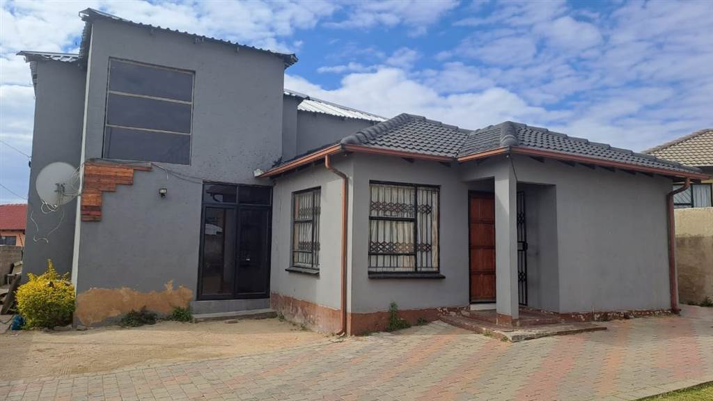 10 Bed House in Olievenhoutbosch photo number 1