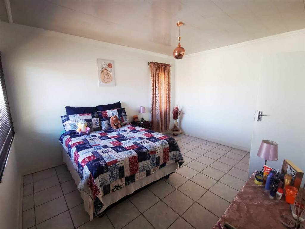 3 Bed House in Lenasia photo number 10
