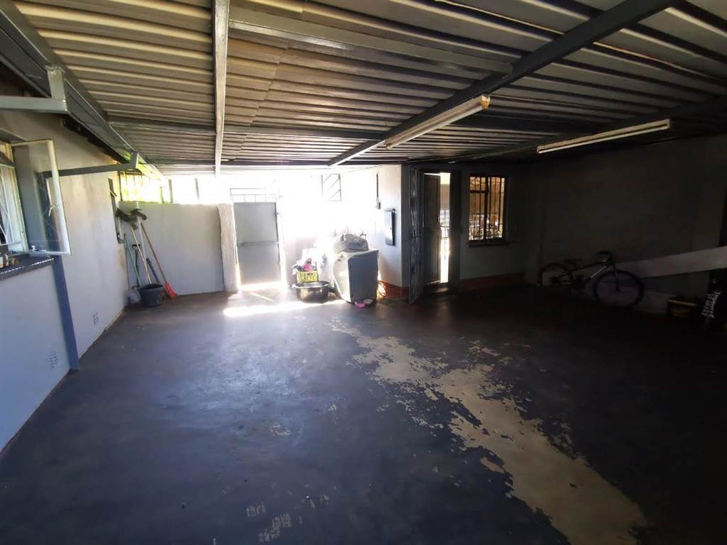 3 Bed House in Lenasia photo number 19