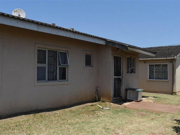 4 Bedroom House 4 Bedroom House