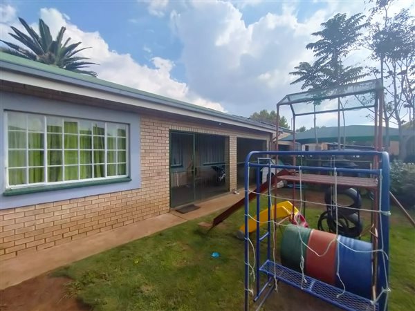 4 Bedroom Townhouse 4 Bedroom Townhouse