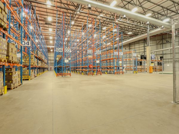7 425  m² Industrial space