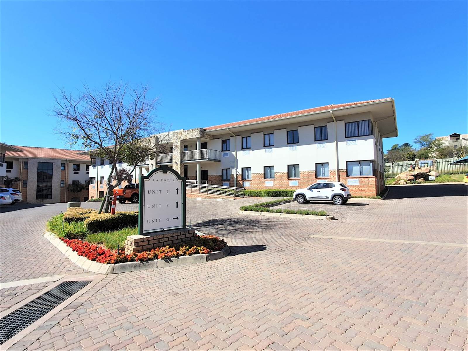 334  m² Office Space in Bryanston photo number 2