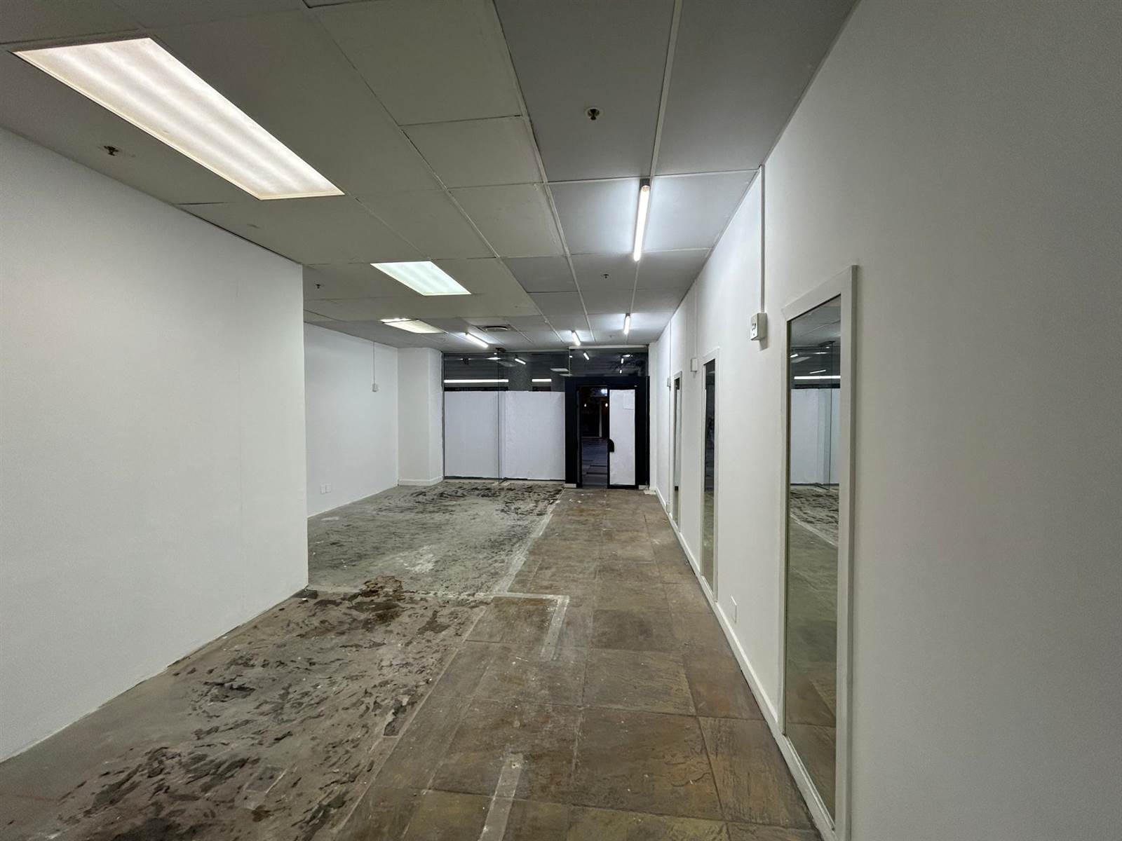 74  m² Retail Space in Claremont photo number 4