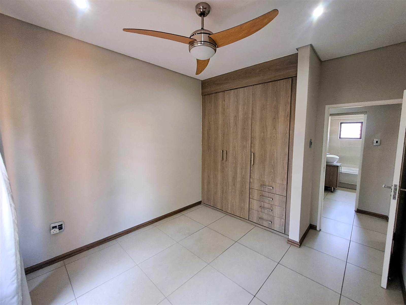 2 Bed Apartment in Craighall photo number 23