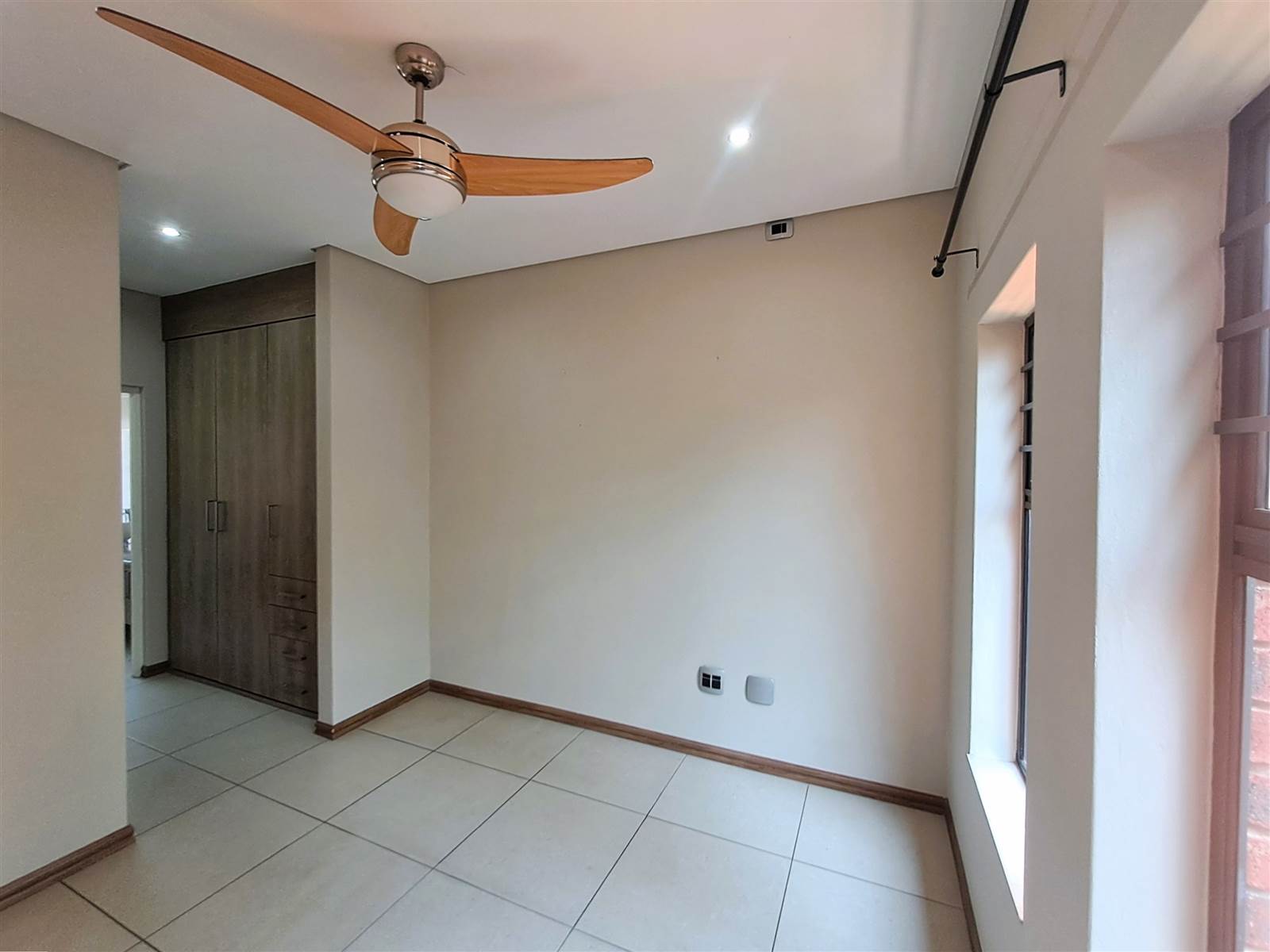 2 Bed Apartment in Craighall photo number 15