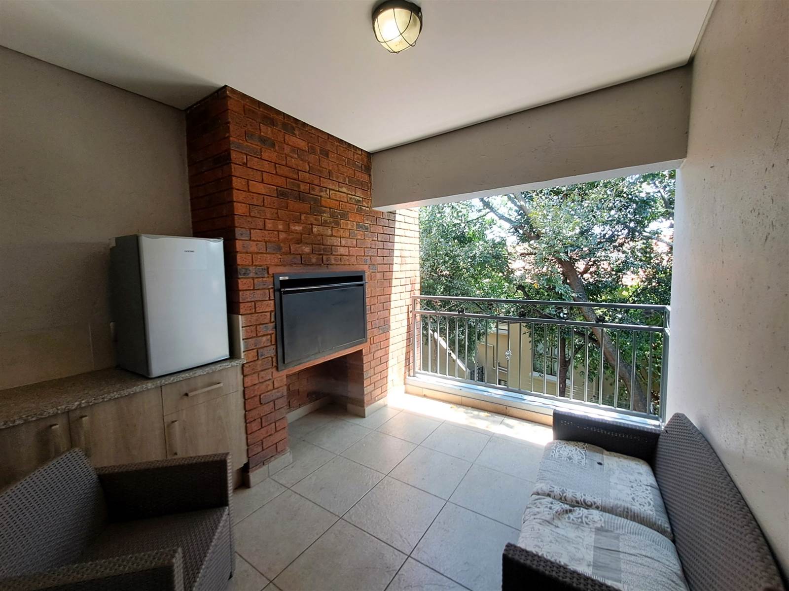 2 Bed Apartment in Craighall photo number 25