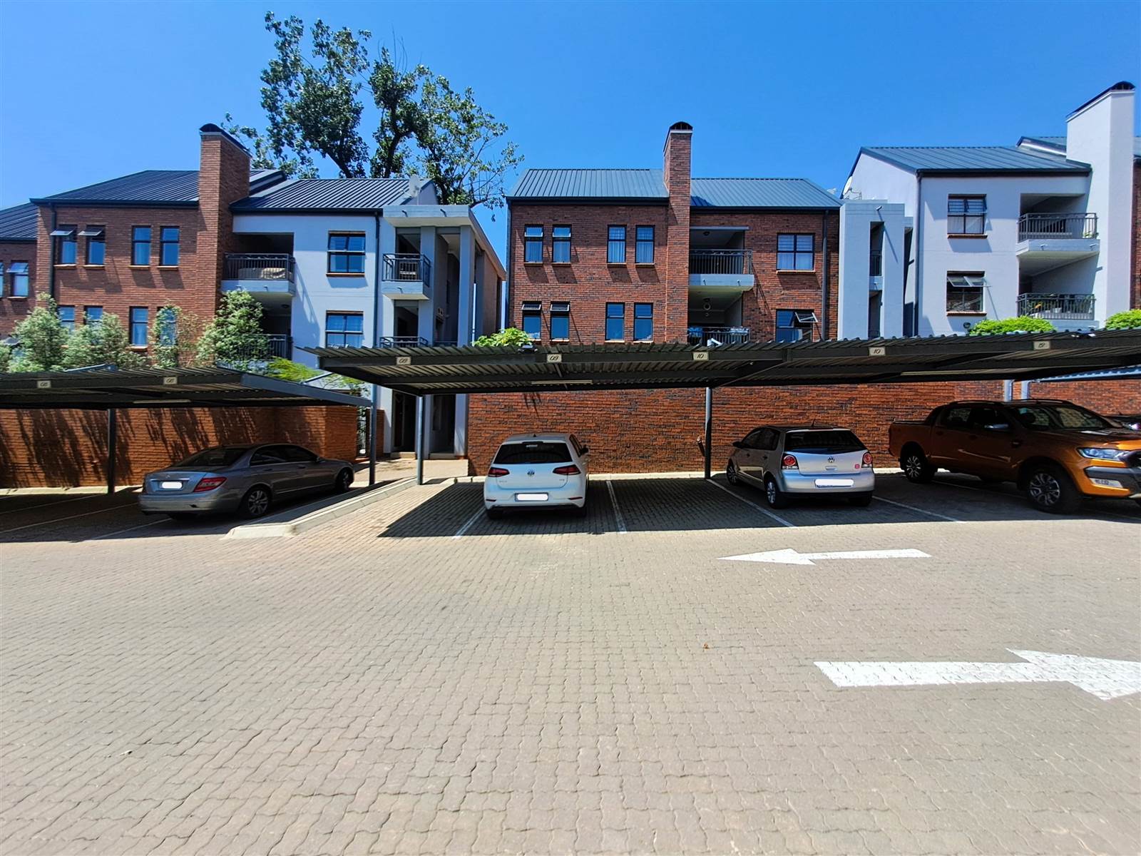 2 Bed Apartment in Craighall photo number 28
