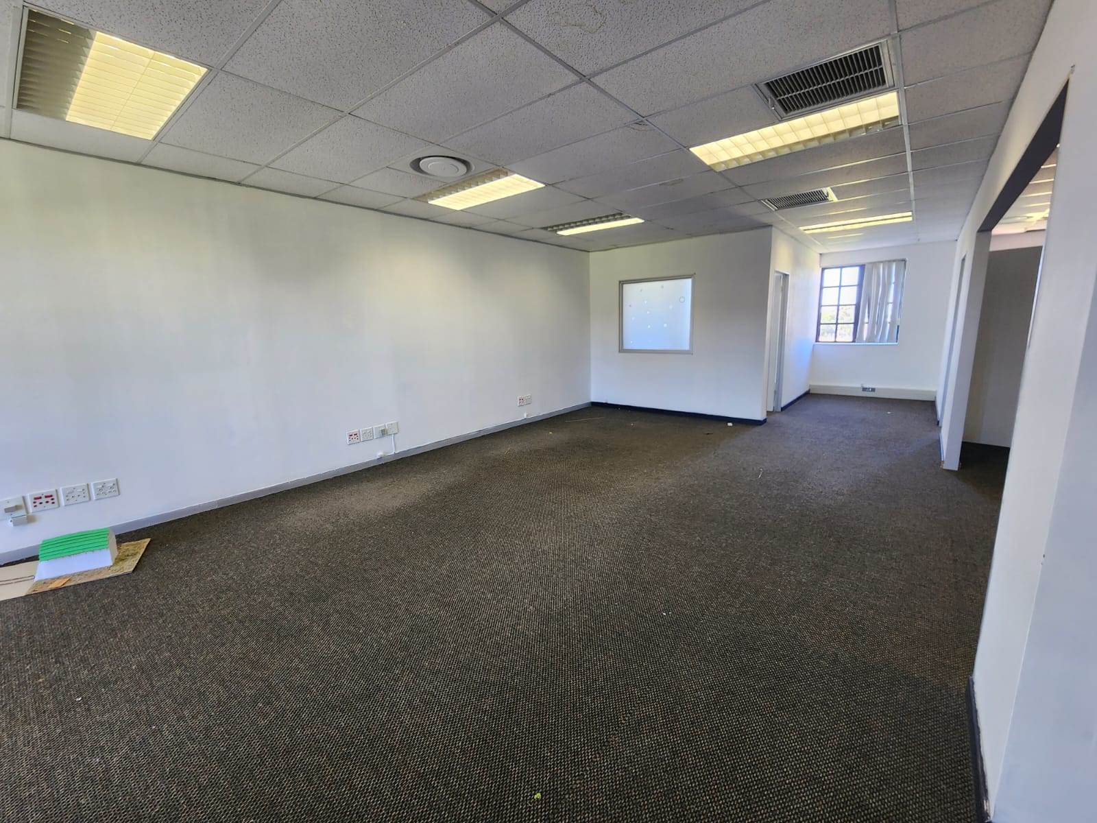 140  m² Commercial space in Claremont photo number 4