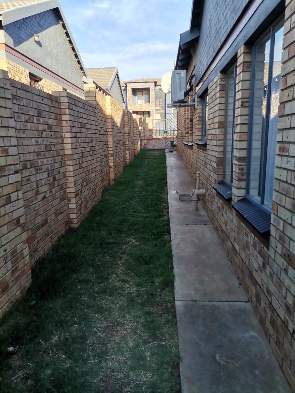 3 Bed House in Wilkoppies photo number 14