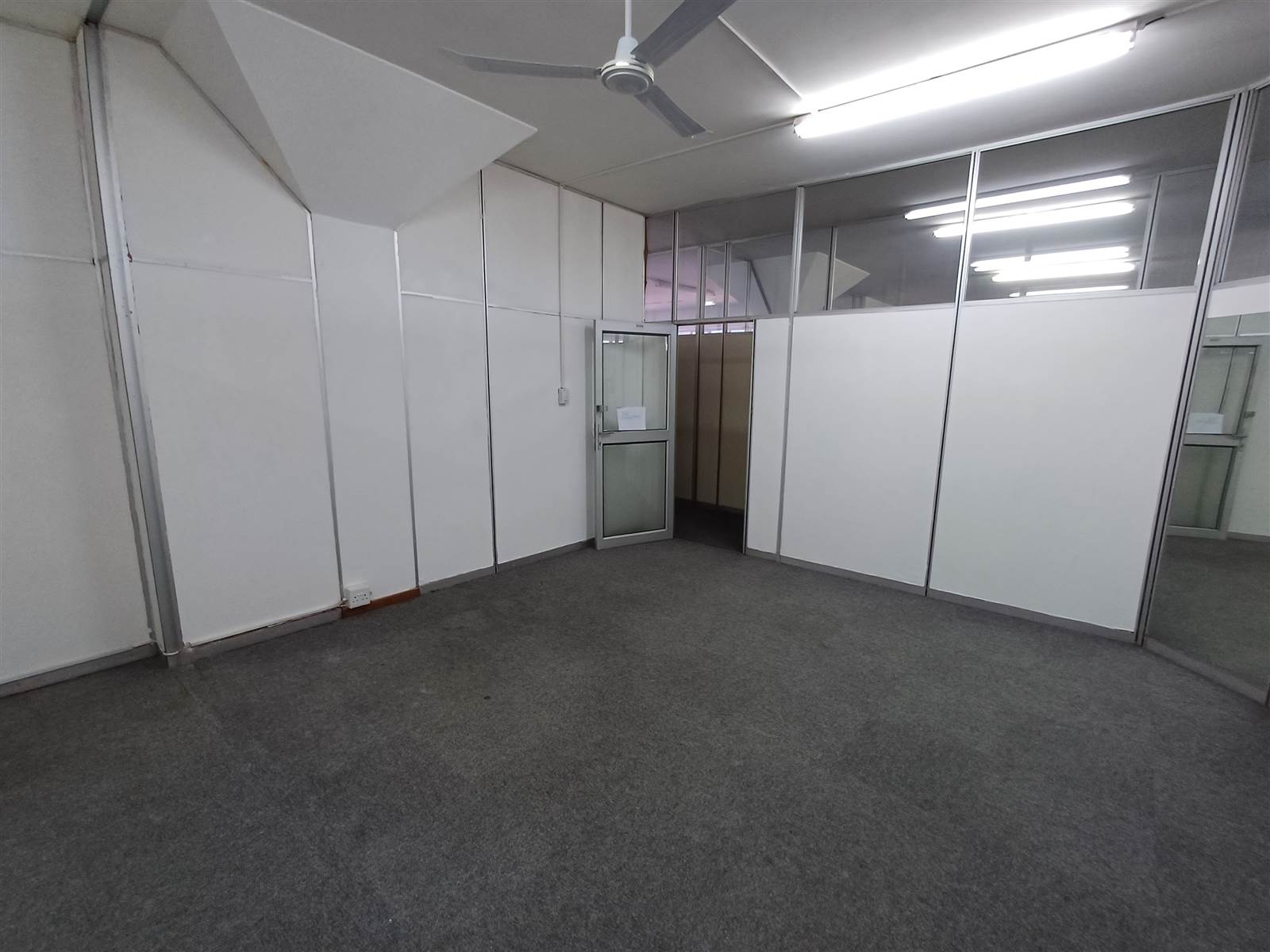 45  m² Commercial space in Windermere photo number 1