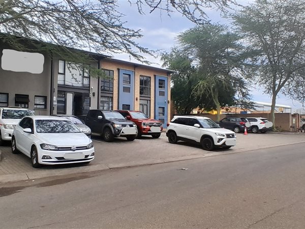 478  m² Commercial space in Waterval East