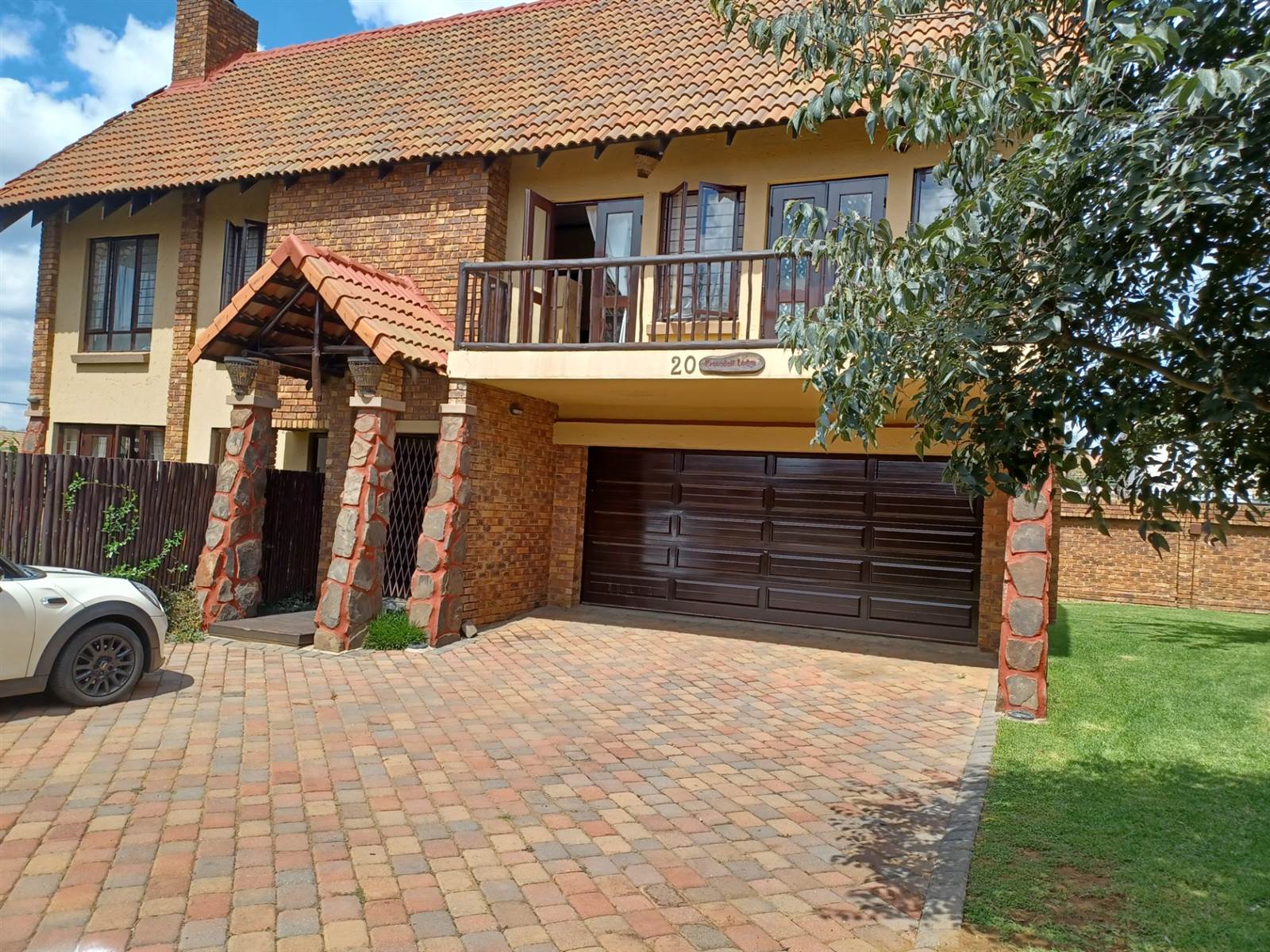 4 Bed Townhouse in Glen Marais photo number 1