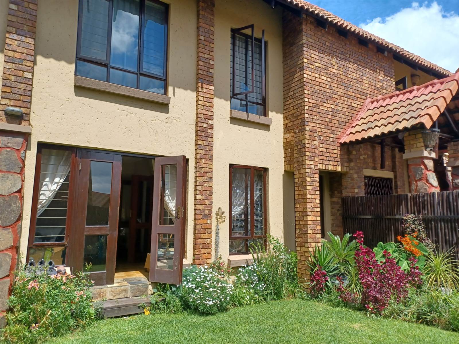 4 Bed Townhouse in Glen Marais photo number 16