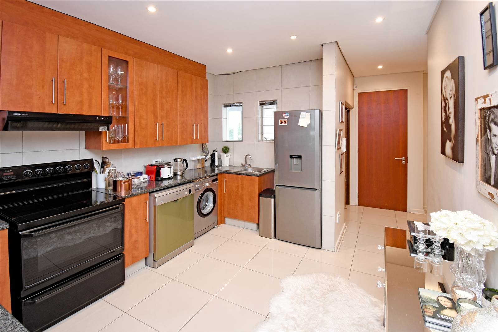 2 Bed Apartment in Oaklands photo number 8