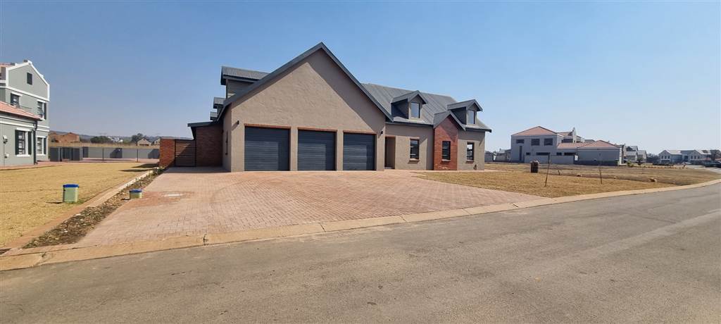 5 Bed House in Boschkop photo number 3