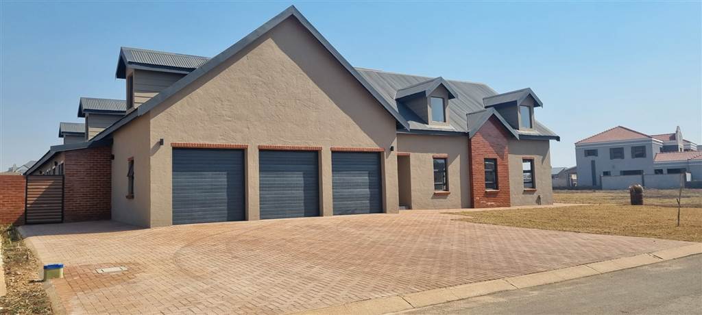 5 Bed House in Boschkop photo number 4