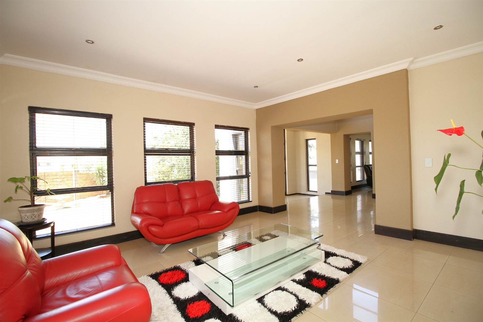 4 Bed House in Blue Valley Golf Estate photo number 6
