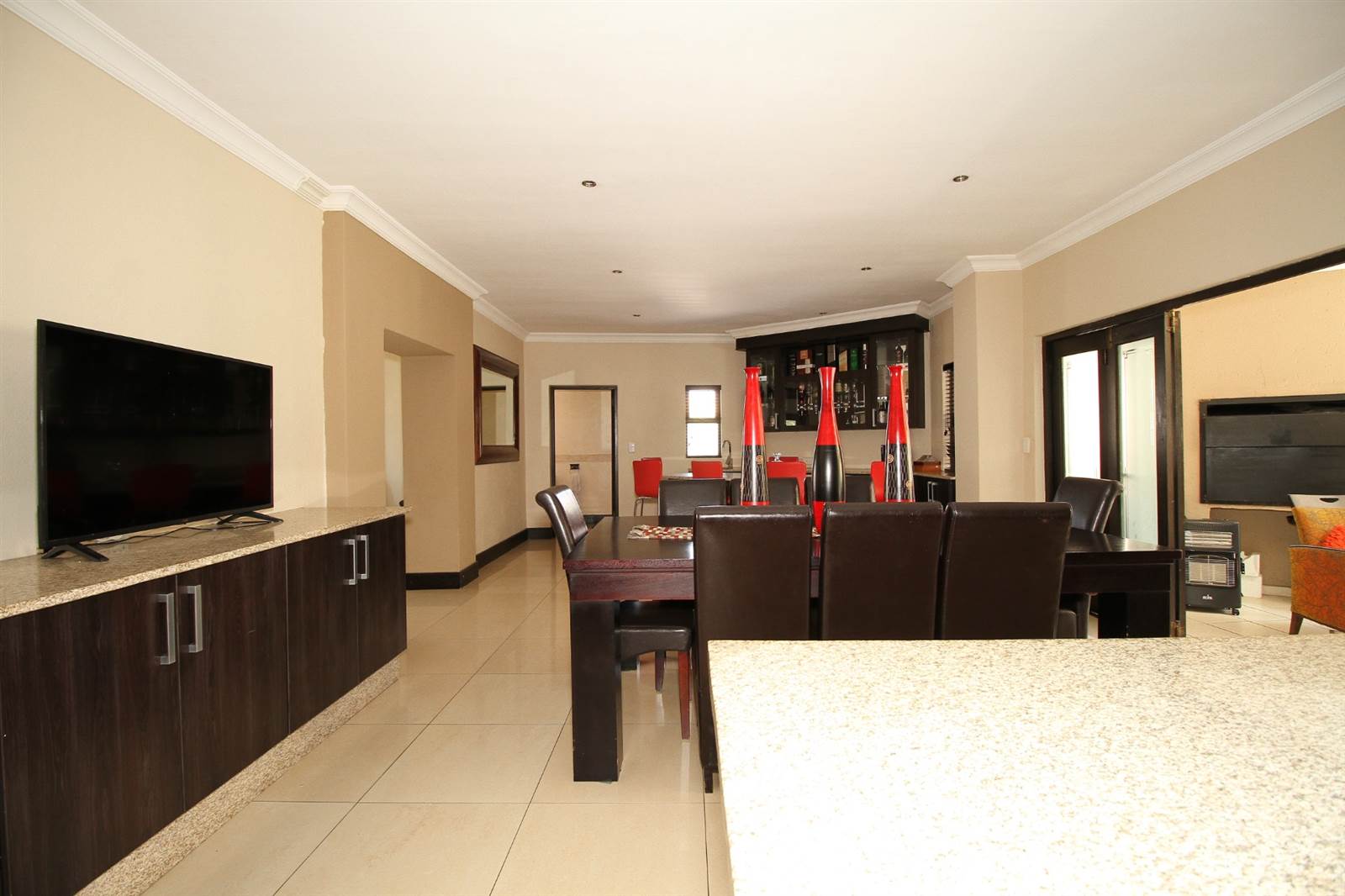 4 Bed House in Blue Valley Golf Estate photo number 13