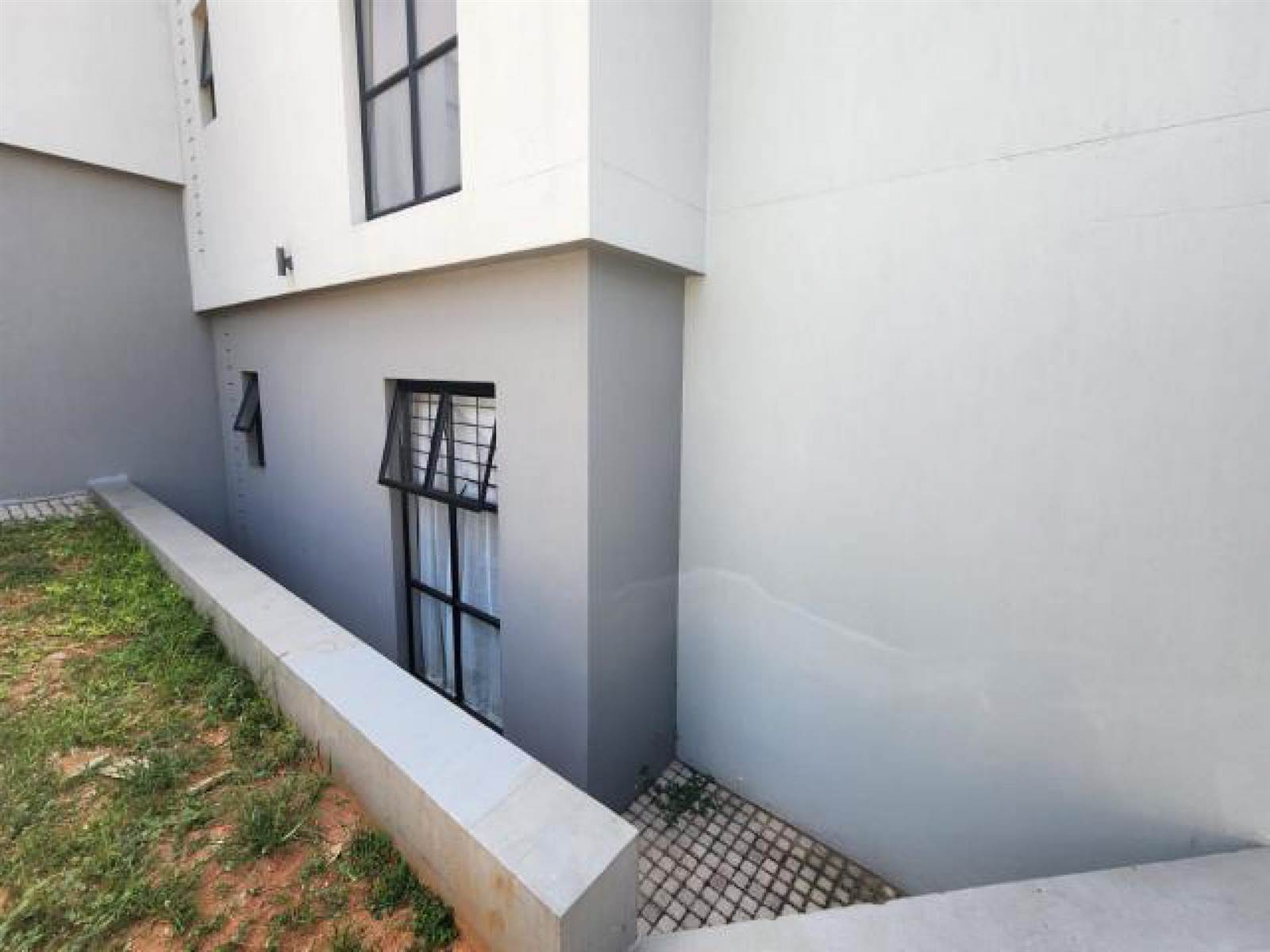 2 Bed Townhouse in Nelspruit photo number 16