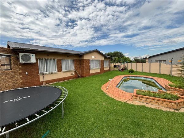 3 Bedroom House 3 Bedroom House