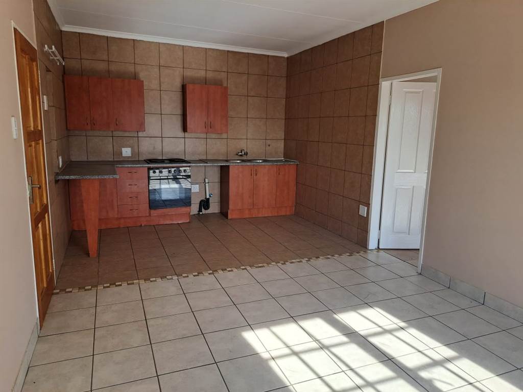 1 Bed Flat in Brakpan North photo number 4