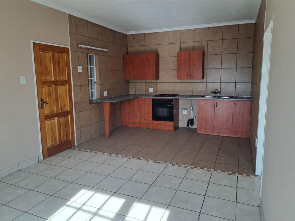 1 Bed Flat in Brakpan North photo number 3