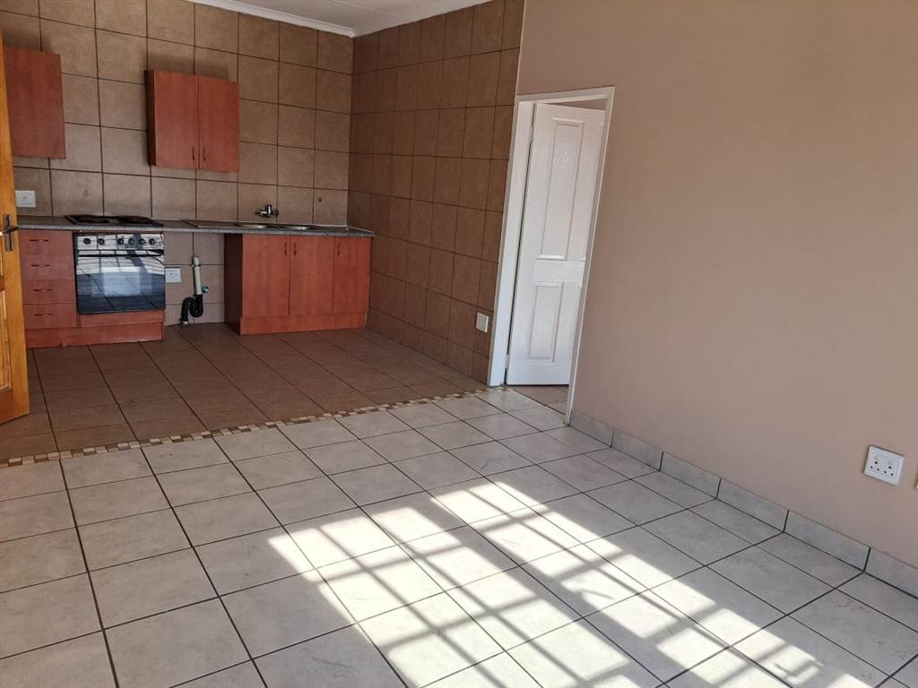 1 Bed Flat in Brakpan North photo number 2