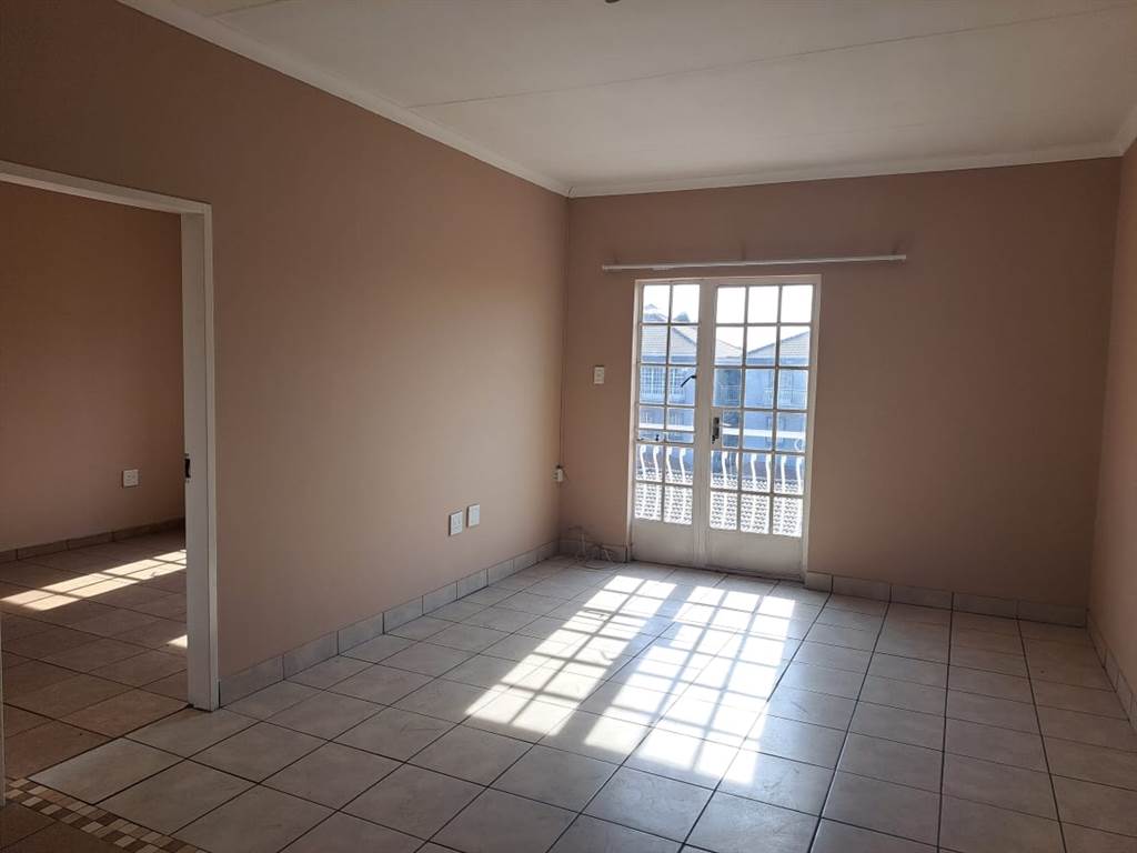 1 Bed Flat in Brakpan North photo number 5