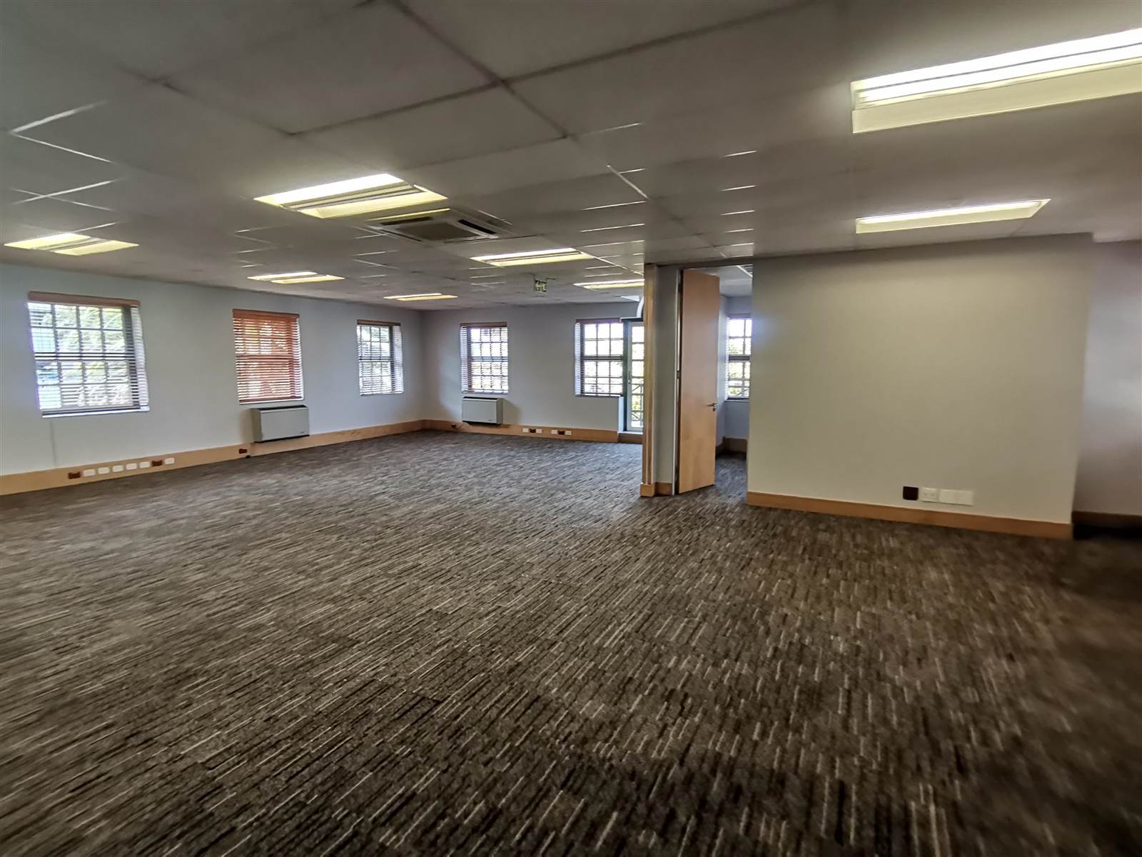 403  m² Commercial space in Rosebank photo number 9