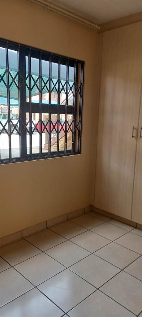 2 Bed Townhouse in Boksburg East photo number 9