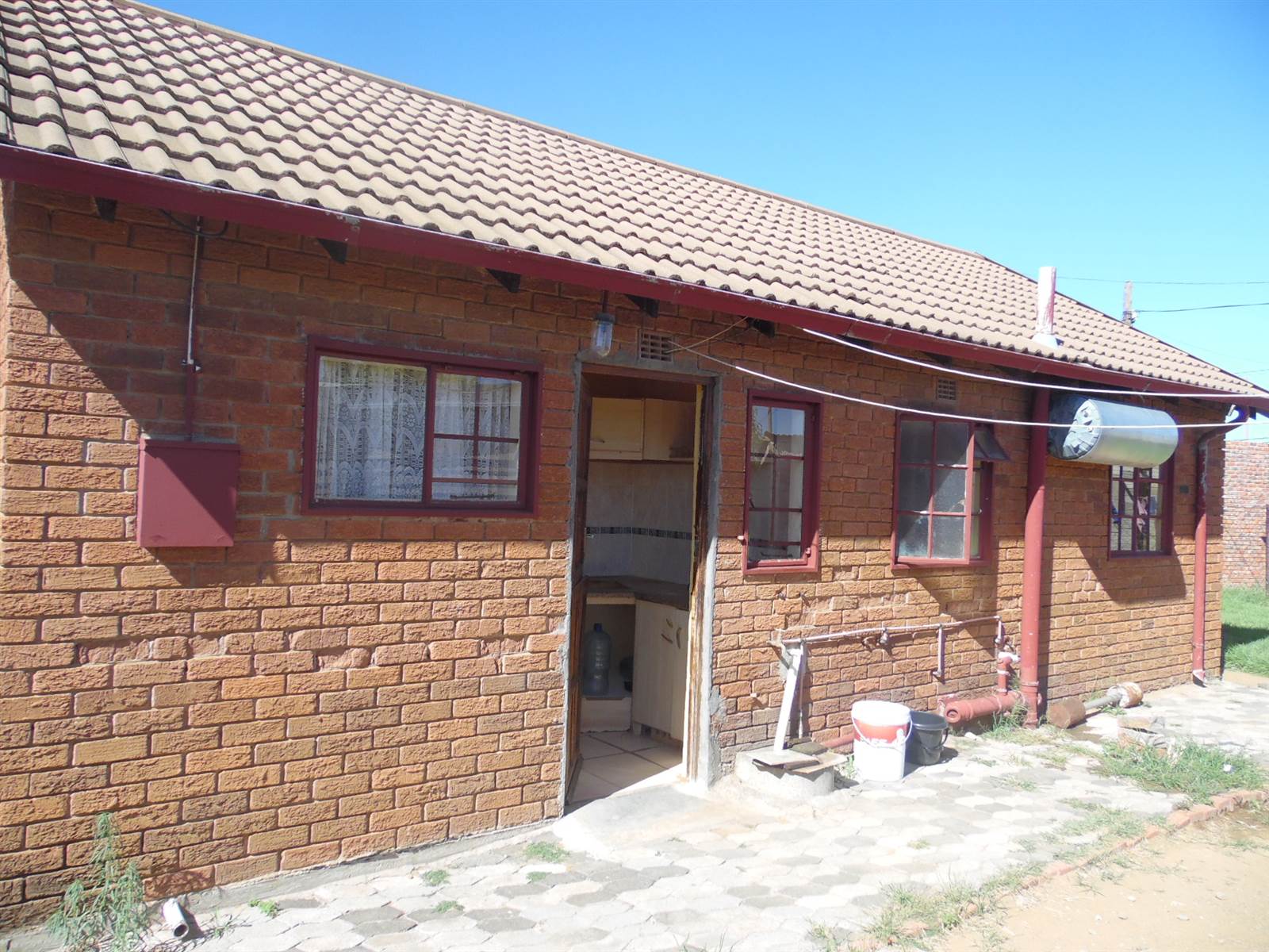 4 Bed House in Thabong photo number 11