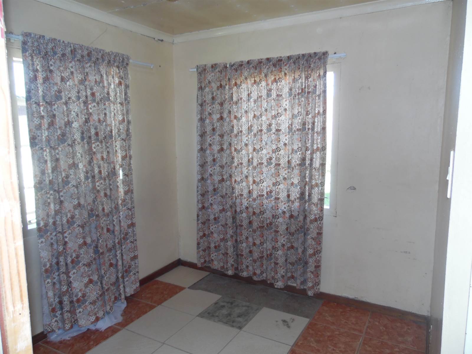 4 Bed House in Thabong photo number 7