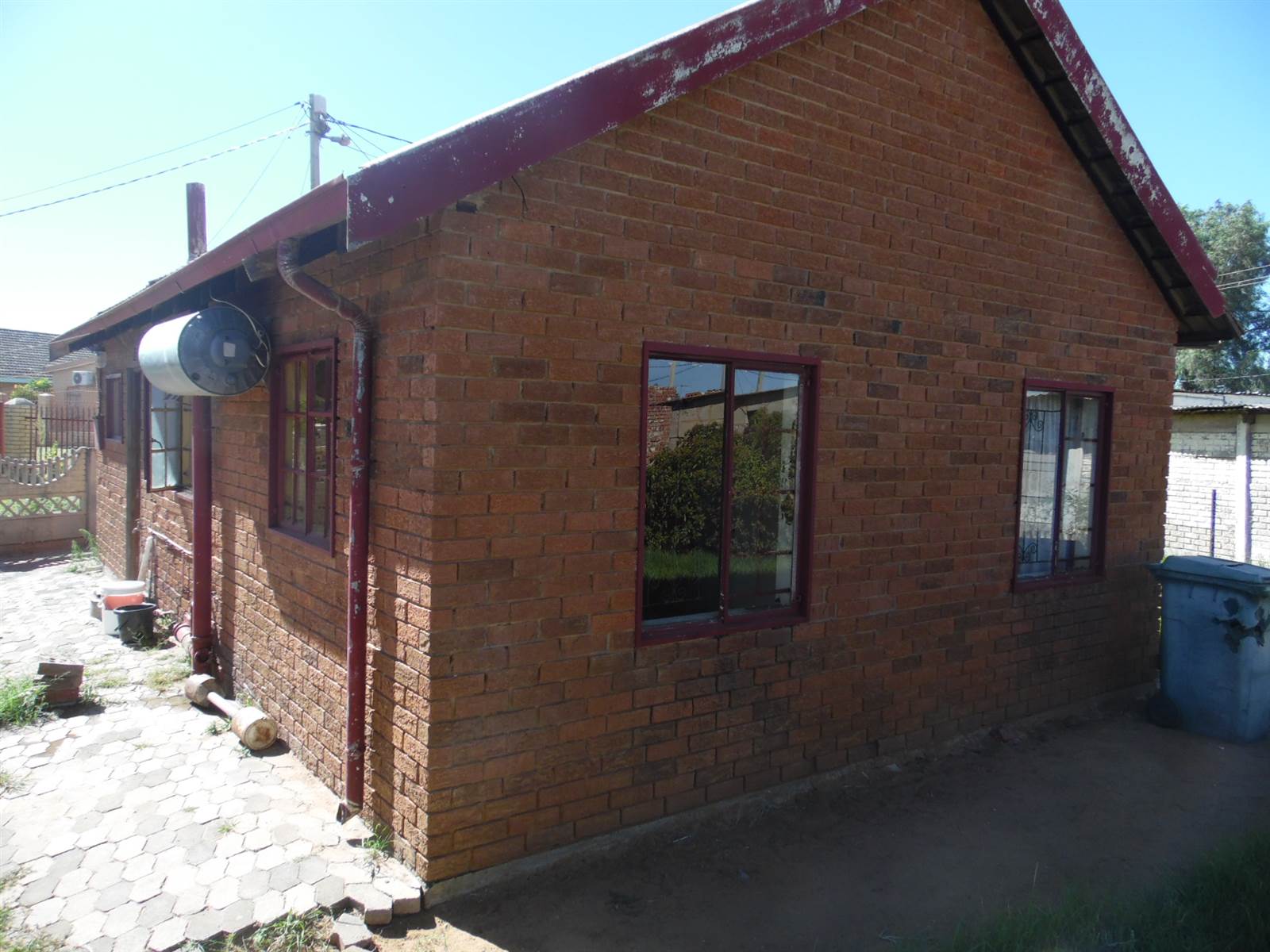 4 Bed House in Thabong photo number 1