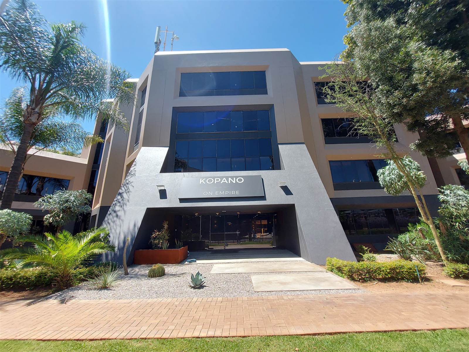 122  m² Commercial space in Parktown photo number 8