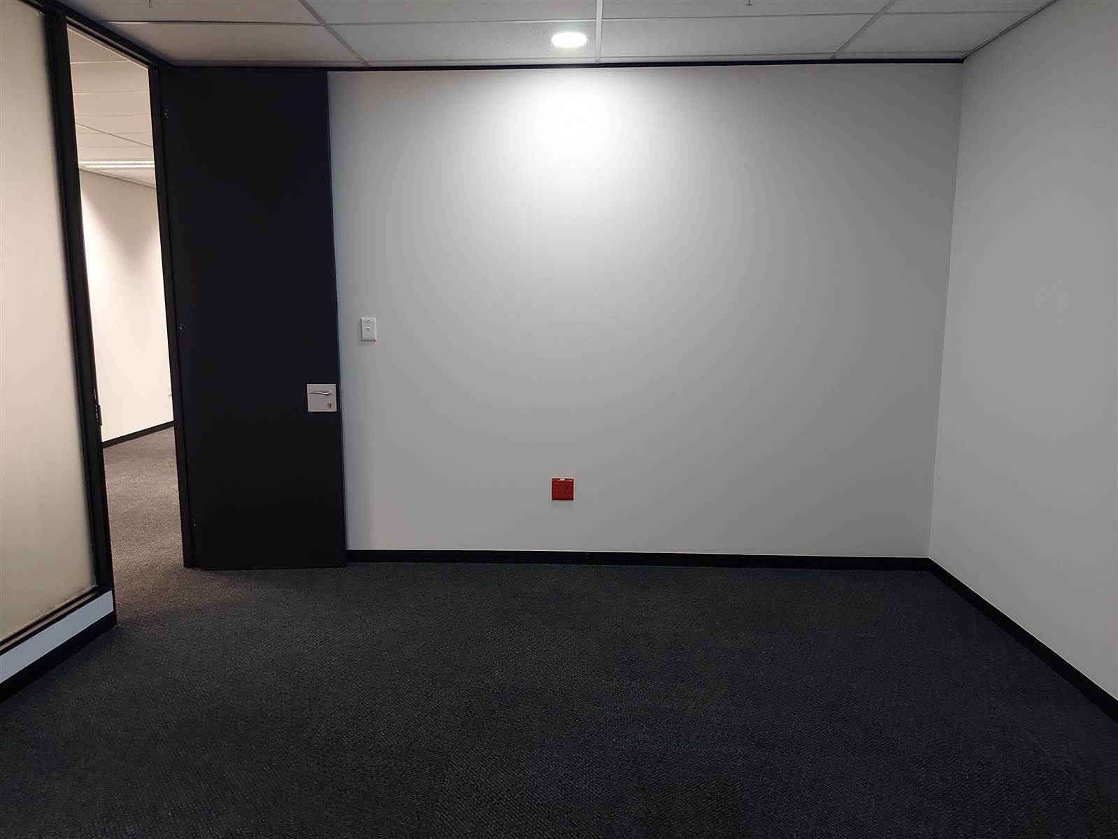 122  m² Commercial space in Parktown photo number 2