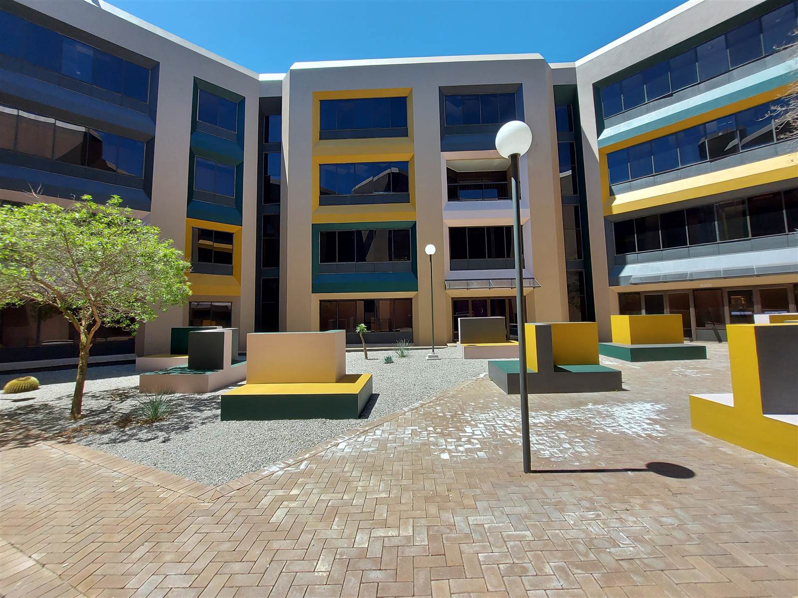 122  m² Commercial space in Parktown photo number 11