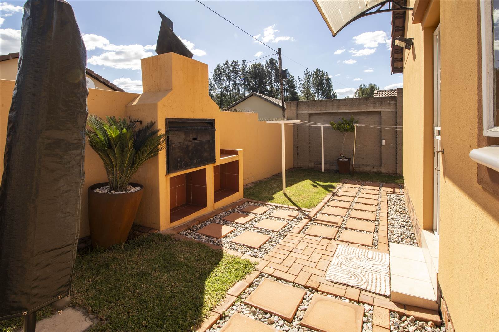 2 Bed House in Bloubosrand photo number 11