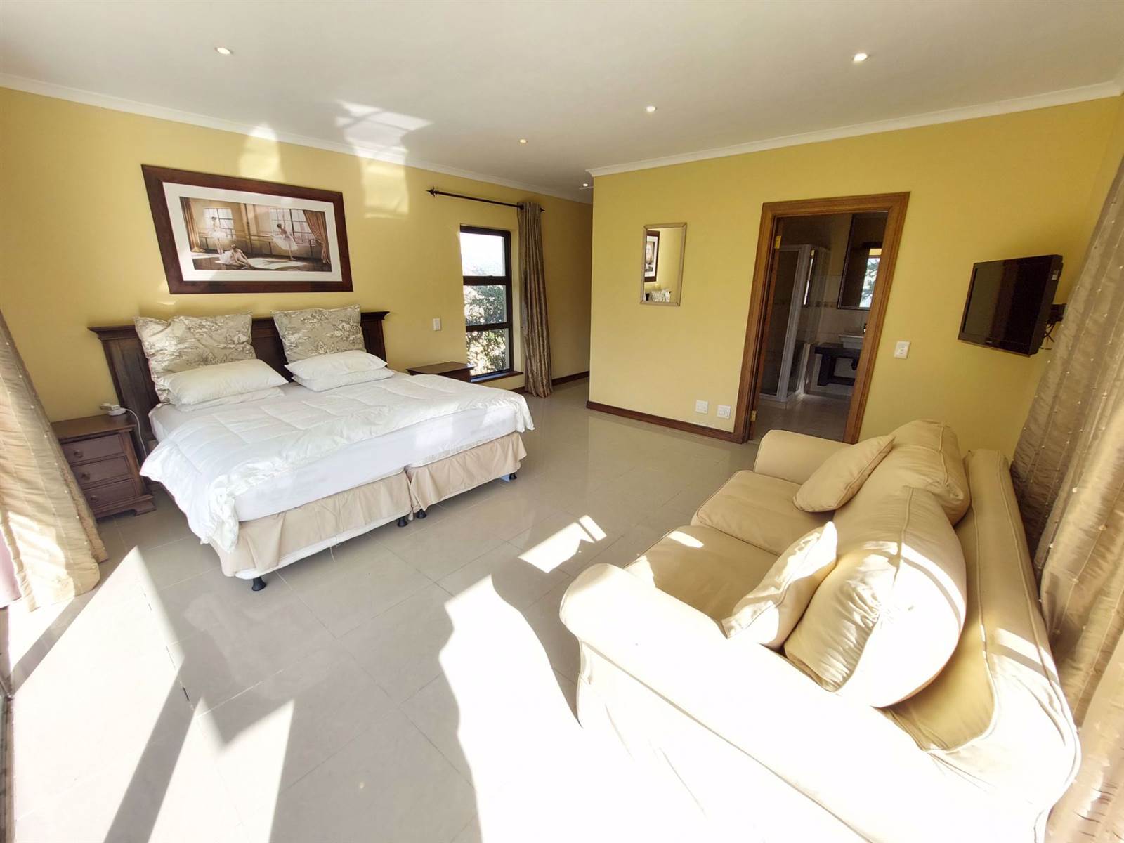 4 Bed House in Arabella Country Estate photo number 22