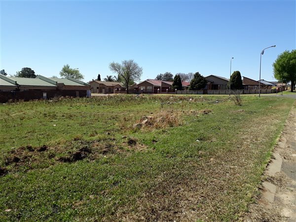 3145 m² Land available in Lennoxton